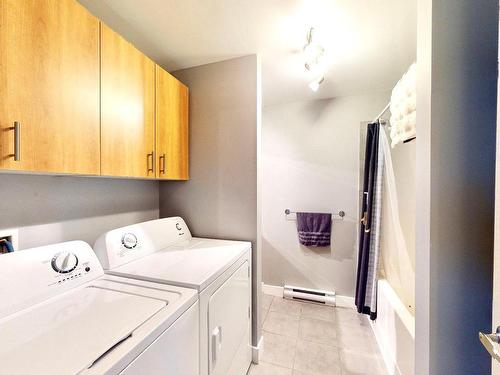 Bathroom - 1492  - 1494 Rue Beauchamp, Mascouche, QC - Indoor Photo Showing Laundry Room