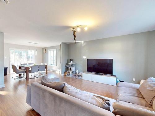 Living room - 1492  - 1494 Rue Beauchamp, Mascouche, QC - Indoor Photo Showing Living Room