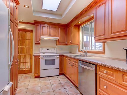 Kitchen - 1951 Rue De Bedford, Saint-Bruno-De-Montarville, QC - Indoor Photo Showing Kitchen With Double Sink