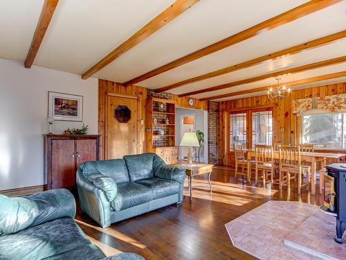 Family room - 1951 Rue De Bedford, Saint-Bruno-De-Montarville, QC - Indoor Photo Showing Living Room