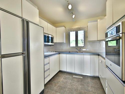 Kitchen - 1040 Rue Dolbeau, Saint-Bruno-De-Montarville, QC - Indoor Photo Showing Kitchen