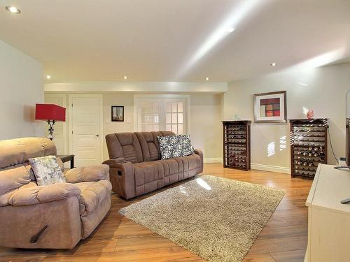 Salle familiale - 566 Rue Dr-Marston-Adams, Magog, QC - Indoor Photo Showing Living Room