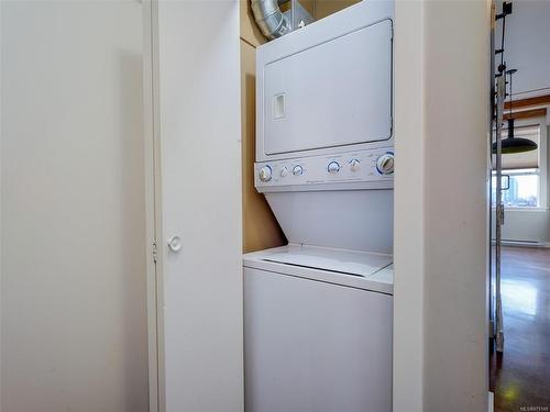 201-599 Pandora Ave, Victoria, BC - Indoor Photo Showing Laundry Room