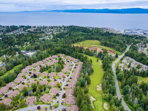 828 Lakes Blvd, Parksville, BC 