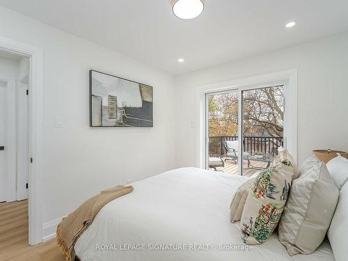 222 Silverbirch Dr, Newmarket, ON - Indoor Photo Showing Bedroom