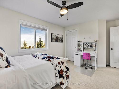 10 Irwin Cres, New Tecumseth, ON - Indoor Photo Showing Bedroom