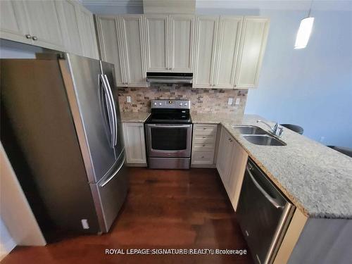 901 Transom Cres, Milton, ON - Indoor Photo Showing Kitchen With Stainless Steel Kitchen With Double Sink