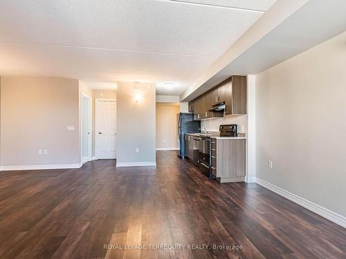 801-716 Main St E, Milton, ON - Indoor Photo Showing Kitchen