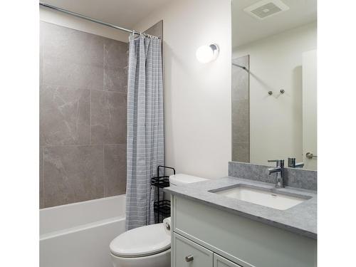 304-629 Speed Ave, Victoria, BC - Indoor Photo Showing Bathroom