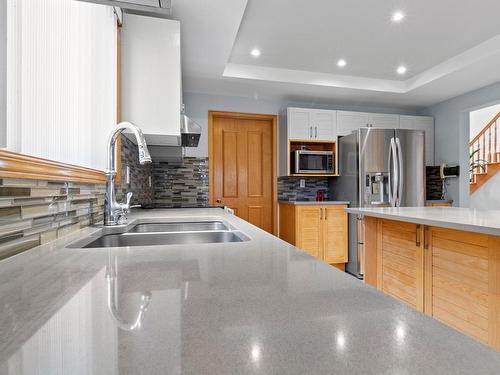 Cuisine - 1265 Rue Tecumseh, Dollard-Des-Ormeaux, QC - Indoor Photo Showing Kitchen With Double Sink With Upgraded Kitchen