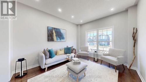 1346 Bardeau Street, Innisfil, ON - Indoor Photo Showing Living Room