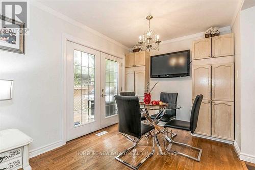 99 Crone Court, Newmarket, ON - Indoor Photo Showing Dining Room