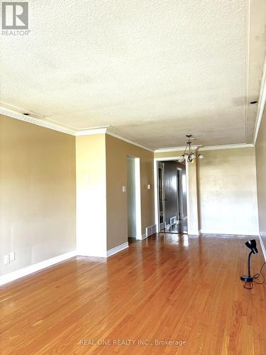 Upper - 3406 Ellengale Drive, Mississauga, ON - Indoor Photo Showing Other Room