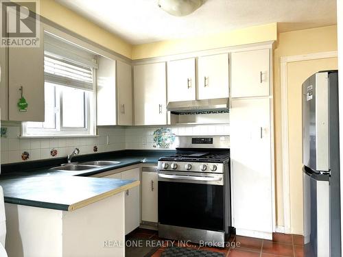 Upper - 3406 Ellengale Drive, Mississauga, ON - Indoor Photo Showing Kitchen With Double Sink