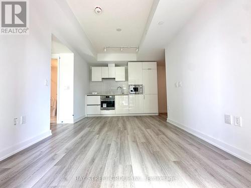 2006 - 238 Simcoe Street, Toronto, ON - Indoor Photo Showing Kitchen