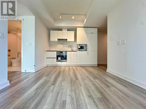 2006 - 238 Simcoe Street, Toronto, ON - Indoor Photo Showing Kitchen