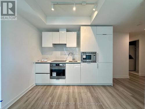 2006 - 238 Simcoe Street, Toronto, ON - Indoor Photo Showing Kitchen