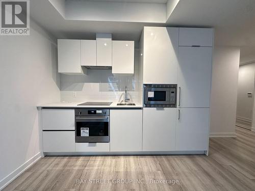 2006 - 238 Simcoe Street, Toronto, ON - Indoor Photo Showing Kitchen