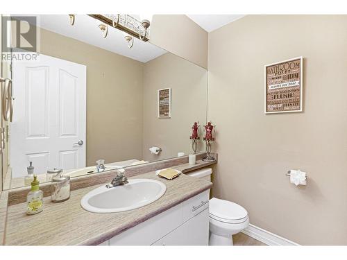 882 Toovey Road, Kelowna, BC - Indoor Photo Showing Bathroom