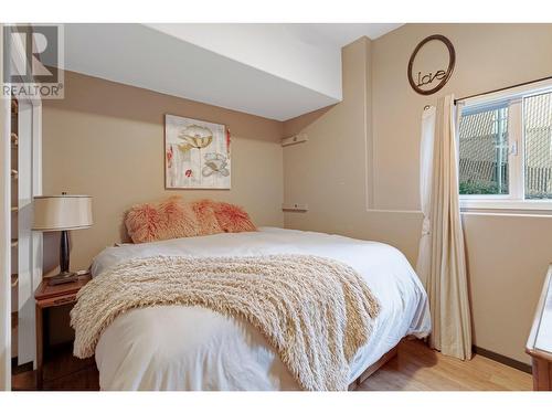 882 Toovey Road, Kelowna, BC - Indoor Photo Showing Bedroom