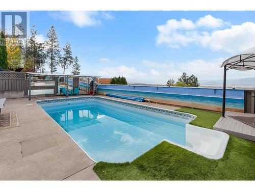 882 Toovey Road, Kelowna, BC - Outdoor With In Ground Pool