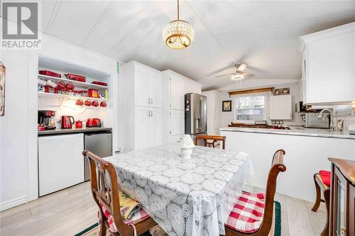 5700 Blackwell Sideroad Unit# 30, Sarnia, ON - Indoor Photo Showing Dining Room