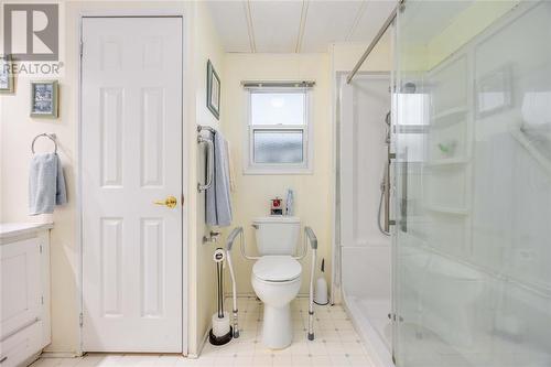 5700 Blackwell Sideroad Unit# 30, Sarnia, ON - Indoor Photo Showing Bathroom