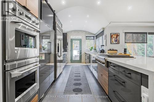 11 Brawton Drive, Caledon, ON - Indoor Photo Showing Kitchen With Upgraded Kitchen