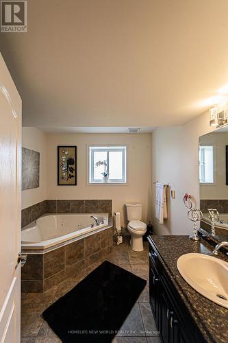 7 Lynbrook Lane, Welland, ON - Indoor Photo Showing Bathroom