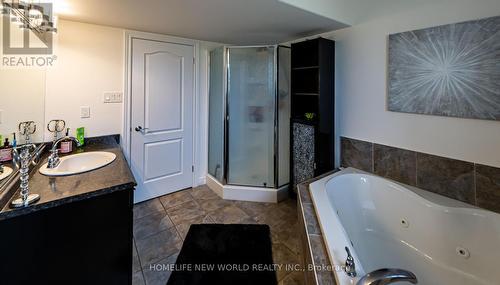 7 Lynbrook Lane, Welland, ON - Indoor Photo Showing Bathroom