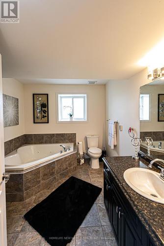 7 Lynbrook Lane, Welland, ON - Indoor Photo Showing Bathroom