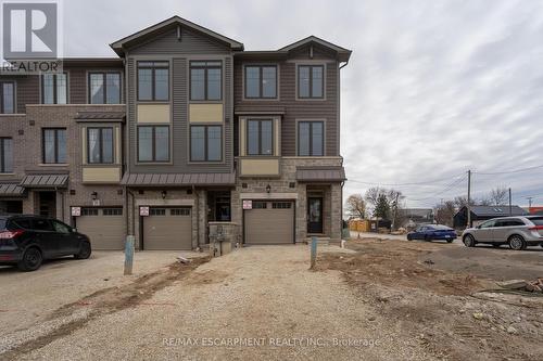 22 Hollywood Court, Cambridge, ON - Outdoor With Facade