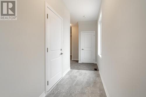 22 Hollywood Court, Cambridge, ON - Indoor Photo Showing Other Room