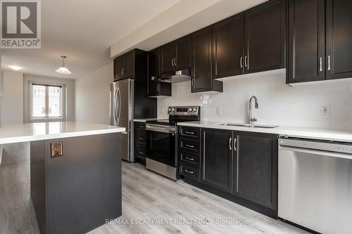 22 Hollywood Court, Cambridge, ON - Indoor Photo Showing Kitchen With Double Sink With Upgraded Kitchen