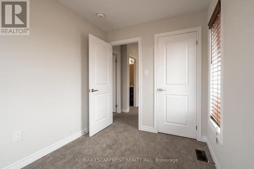 22 Hollywood Court, Cambridge, ON - Indoor Photo Showing Other Room