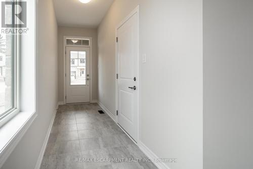 22 Hollywood Court, Cambridge, ON - Indoor Photo Showing Other Room