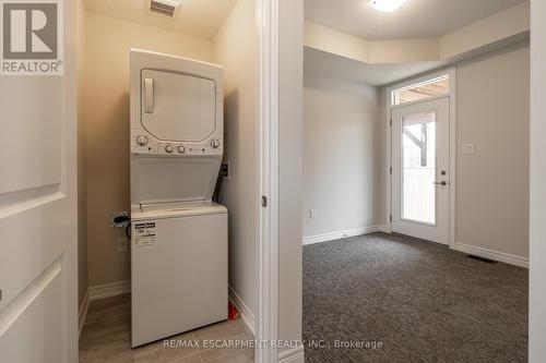 22 Hollywood Court, Cambridge, ON - Indoor Photo Showing Laundry Room