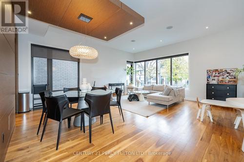 323 Douglas Avenue, Toronto, ON - Indoor