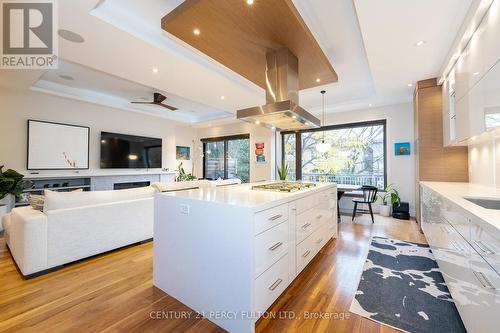 323 Douglas Avenue, Toronto, ON - Indoor Photo Showing Kitchen