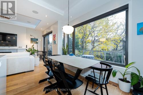 323 Douglas Avenue, Toronto, ON - Indoor