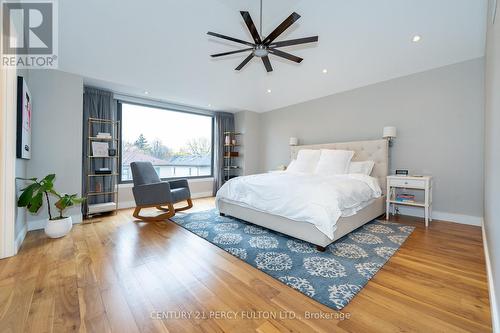 323 Douglas Avenue, Toronto, ON - Indoor Photo Showing Bedroom