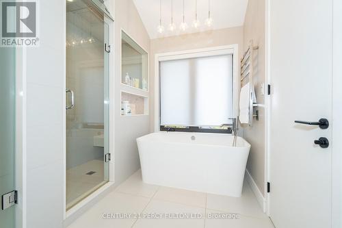 323 Douglas Avenue, Toronto, ON - Indoor Photo Showing Bathroom