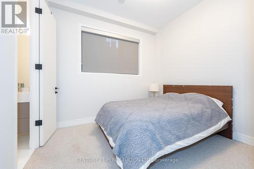 323 Douglas Avenue, Toronto, ON - Indoor Photo Showing Bedroom