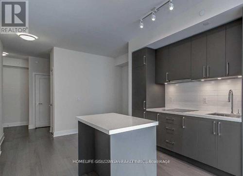 901 - 88 Cumberland Street, Toronto, ON - Indoor Photo Showing Kitchen