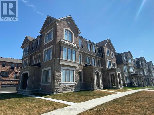 50 William F Bell Parkway, Richmond Hill, ON - Outdoor With Facade