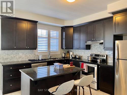 50 William F Bell Parkway, Richmond Hill, ON - Indoor Photo Showing Kitchen With Upgraded Kitchen