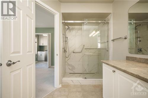 112 Grovemont Drive, Ottawa, ON - Indoor Photo Showing Bathroom