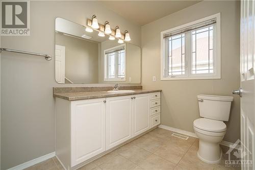 112 Grovemont Drive, Ottawa, ON - Indoor Photo Showing Bathroom