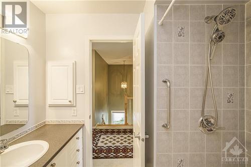 112 Grovemont Drive, Ottawa, ON - Indoor Photo Showing Bathroom