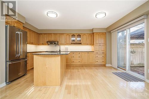 112 Grovemont Drive, Ottawa, ON - Indoor Photo Showing Kitchen